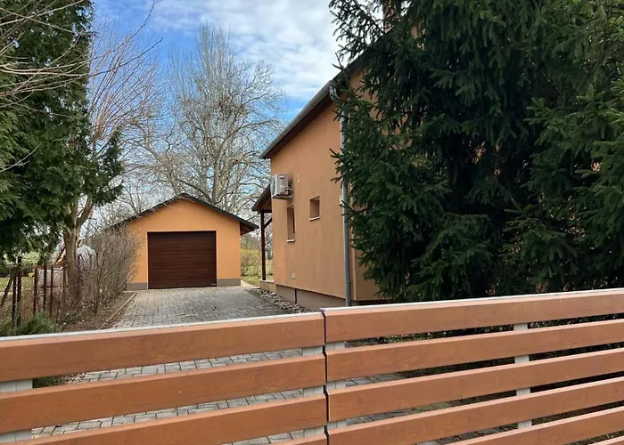 Izabella Vendeghaz *